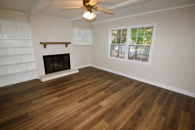 Foto del edificio - 5617 Rangeley Dr