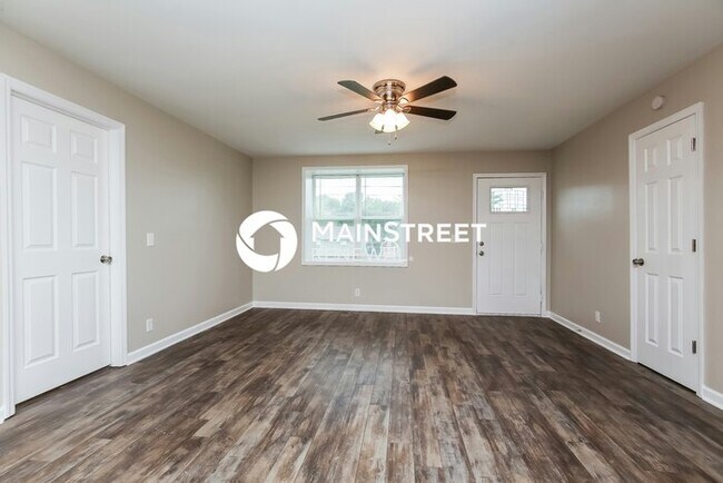 Foto del edificio - 3 Bedroom Pet-Friendly Home in COLUMBIA, T...