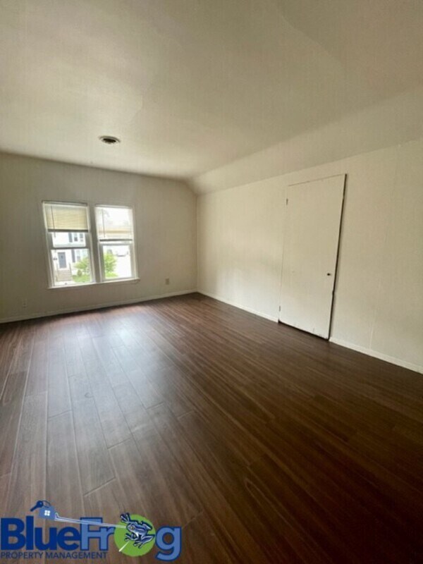 Foto del edificio - 1323 Doty St