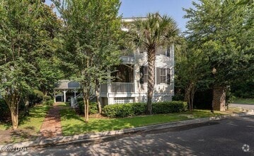 Building Photo - 2 Battery Point Ln