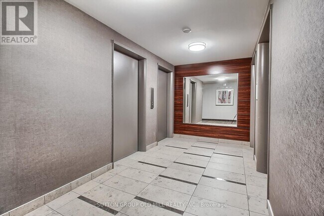 Photo du bâtiment - 360 Ridelle Ave