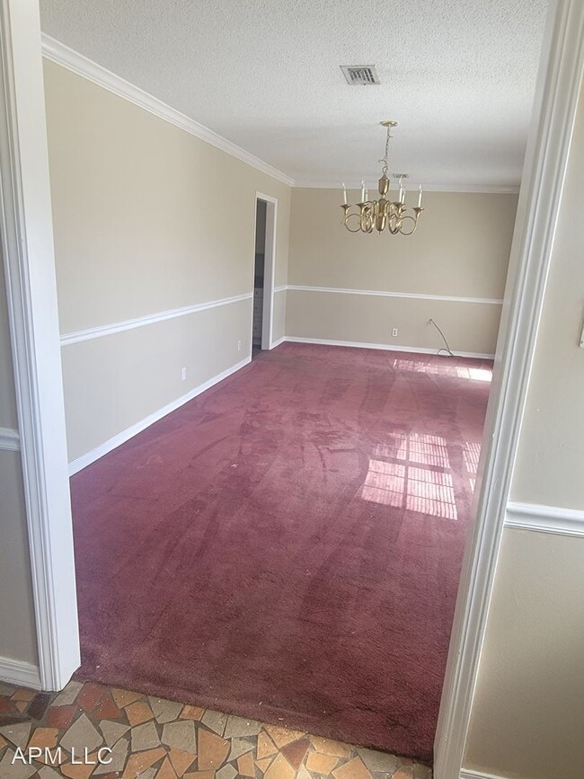 Building Photo - 4 br, 2.5 bath House - 42 West Elmwood
