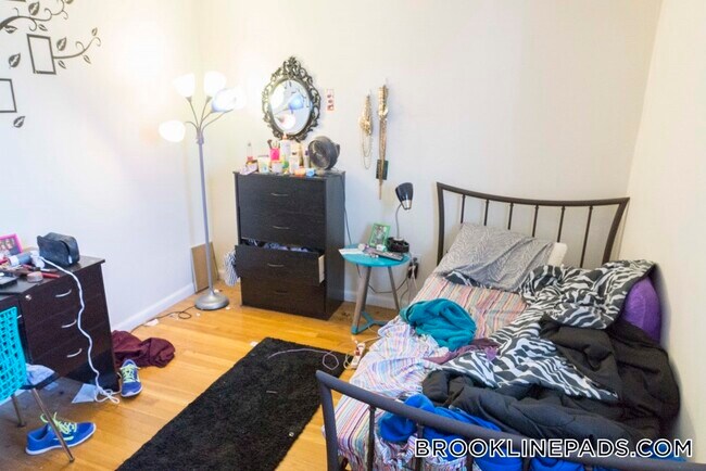 Foto del edificio - 110 Babcock St