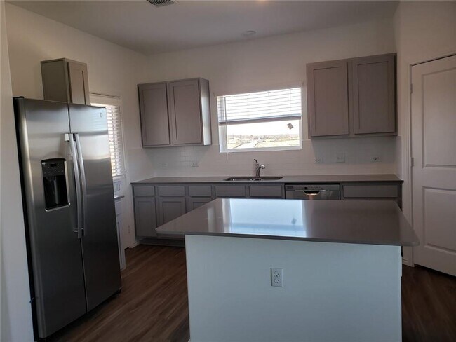 Building Photo - 7420 Spring Ray Dr