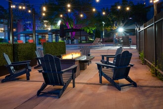 Building Photo - Overlook