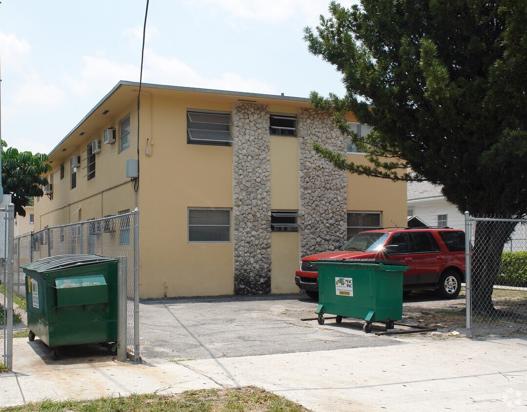 Building Photo - 1146 NW 4th St