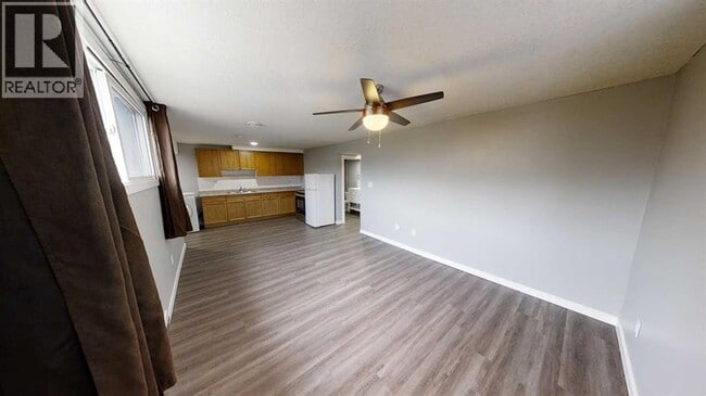 Building Photo - 9831-100A 100a Ave