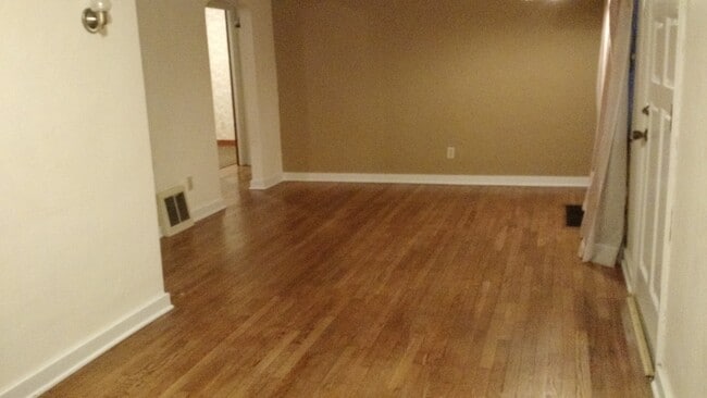 Building Photo - 2515 Sylvania Dr