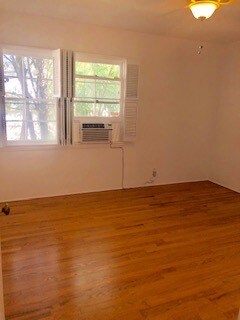 Bedroom - 1231 Devon Ave