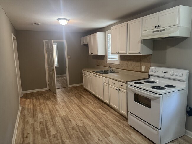 Foto del edificio - 3820 Byron Ave