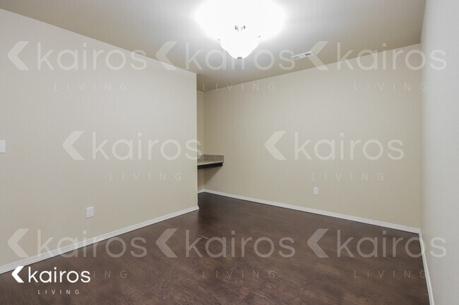 Building Photo - 4007 Thomas Street Unit A
