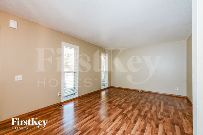 Building Photo - 12082 Foxpoint Dr