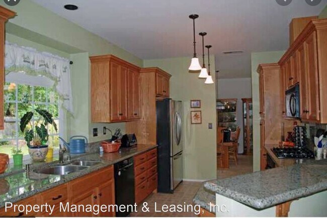 Foto del edificio - 4 br, 2.5 bath House - 1367Avenida Arana