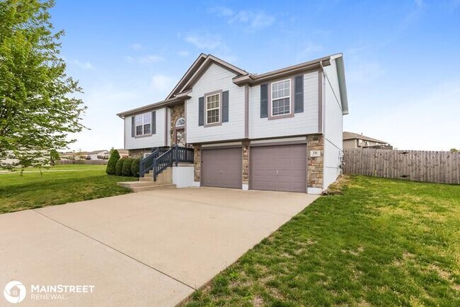 Building Photo - 701 Hibiscus Cir, Belton, MO 64012