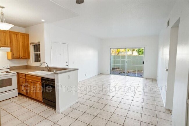 Foto del edificio - 27646 SUSAN BETH WAY