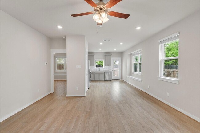 Foto del edificio - 17104 Crane Fly Dr