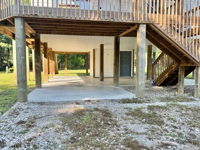 Building Photo - 646 Mill Creek Rd