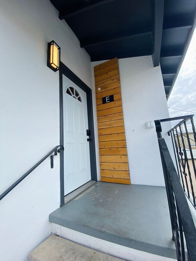 Foto del edificio - 569 Park Way