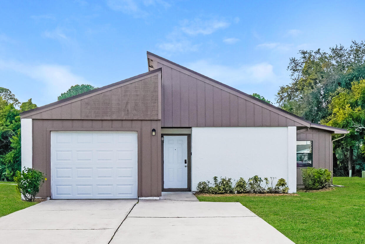 Foto principal - 130 Woodside Dr
