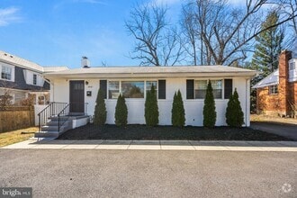 Building Photo - 5020 River Rd
