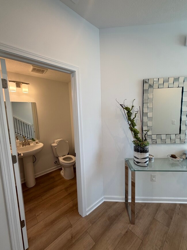 Building Photo - 3357 Abberley Dr
