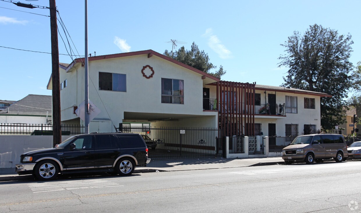 Building Photo - 2524 Griffith Ave