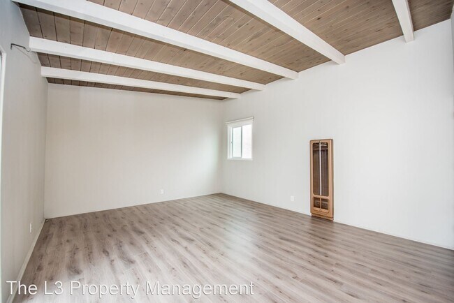 Building Photo - 2 br, 1 bath House - 432 1/2  BEGONIA AVENUE