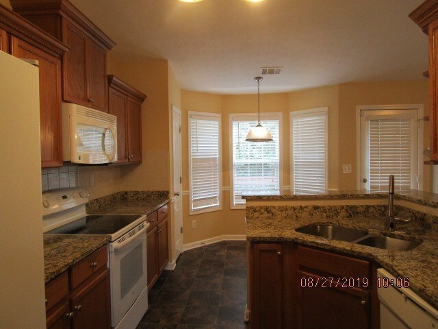 Foto del edificio - Partially finished basement