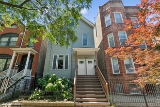Building Photo - 1037 W Oakdale Ave