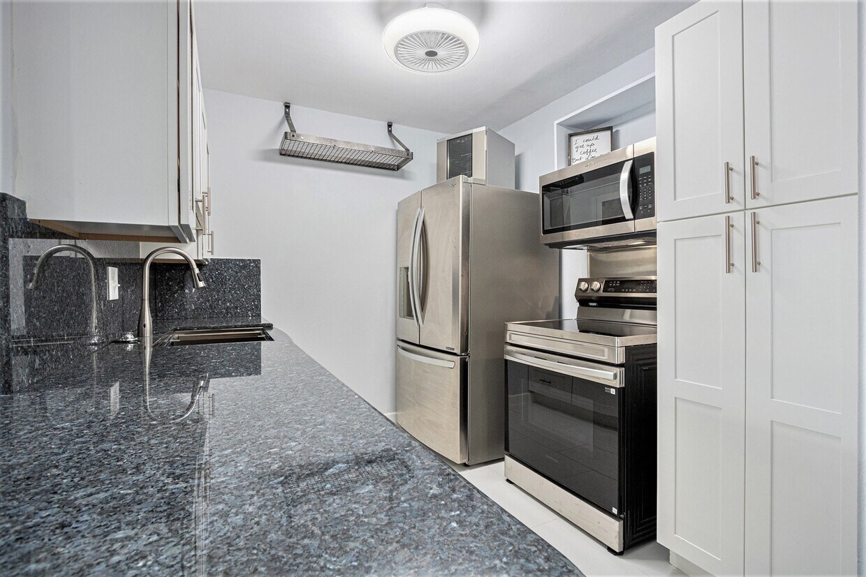 Foto principal - 4633 Wild Indigo St