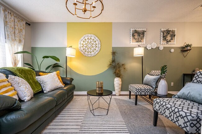 Foto del edificio - 1275 Sweet Pine Dr