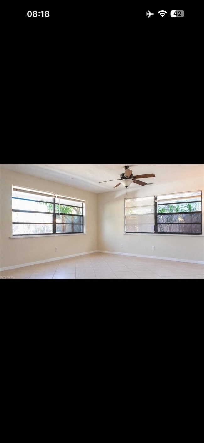 Foto del edificio - 814 109th Ave N