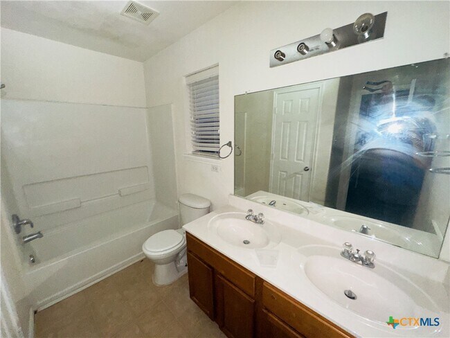 Foto del edificio - 4509 Auburn Dr