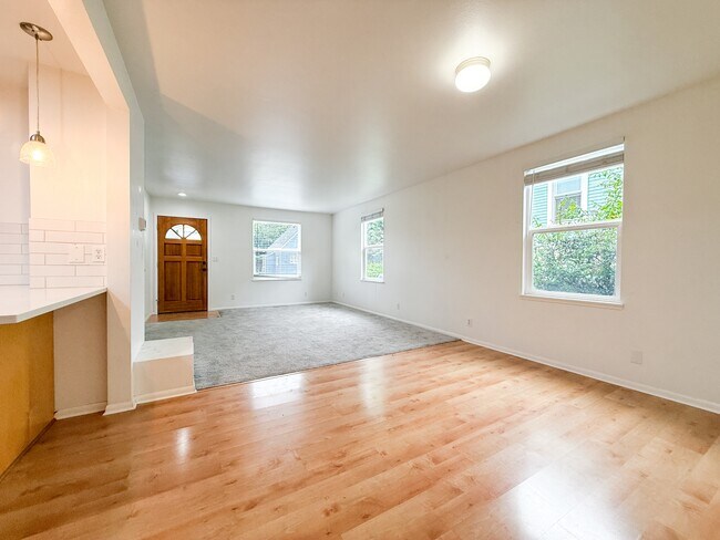 Foto del edificio - 5521 Brooklyn Ave NE
