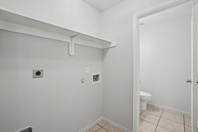 Foto del edificio - 4021 Preferred Pl