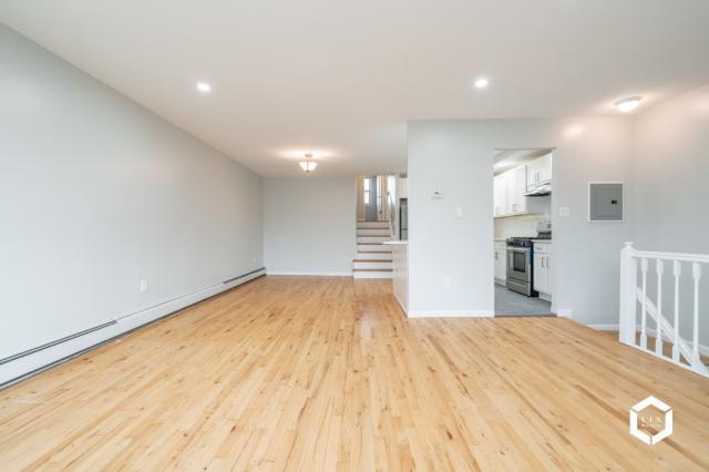 Foto del edificio - 2 bedroom in BROOKLYN NY 11236