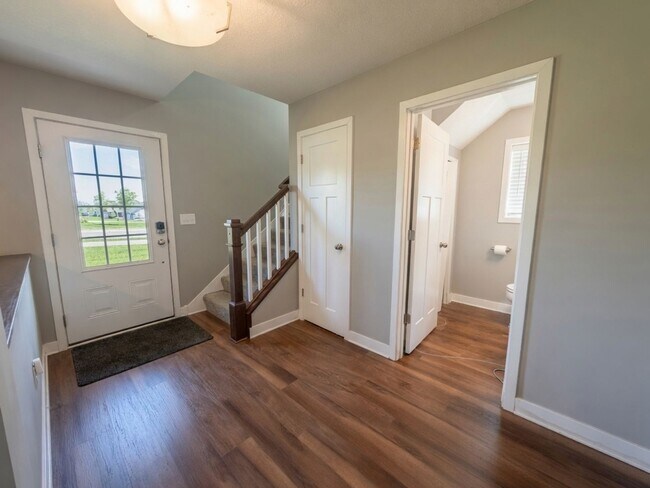 Foto del edificio - Pristine 3bed 3bath Townhome in Woodbury!