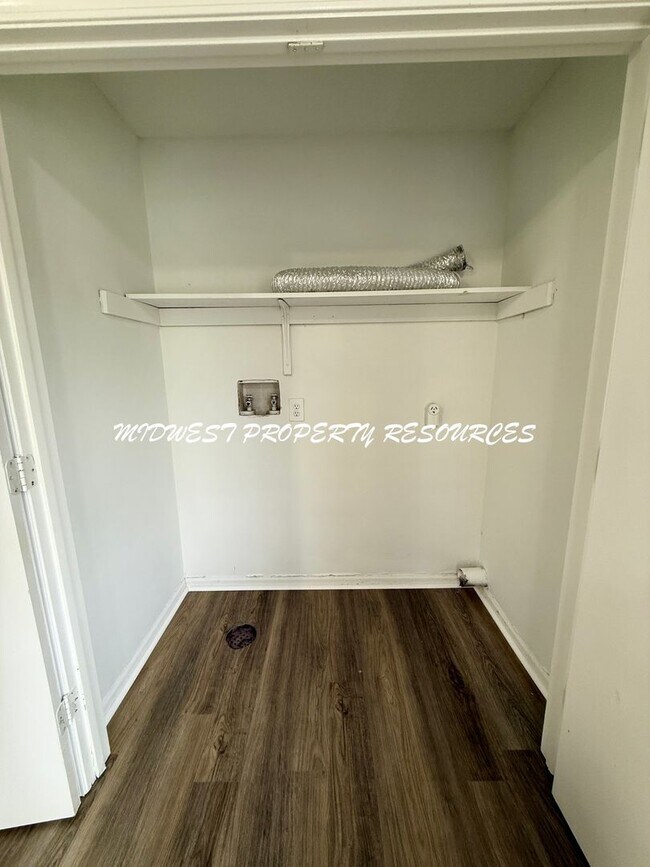 Foto del edificio - 2 Bedroom Duplex w/ Garage