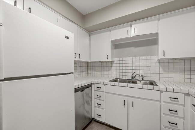 Building Photo - 5050 Ambassador Way