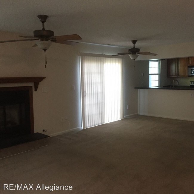 Building Photo - 208 Henwick Ct