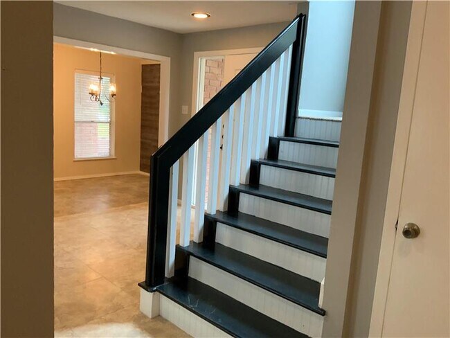 Foto del edificio - 614 Ellingham Dr