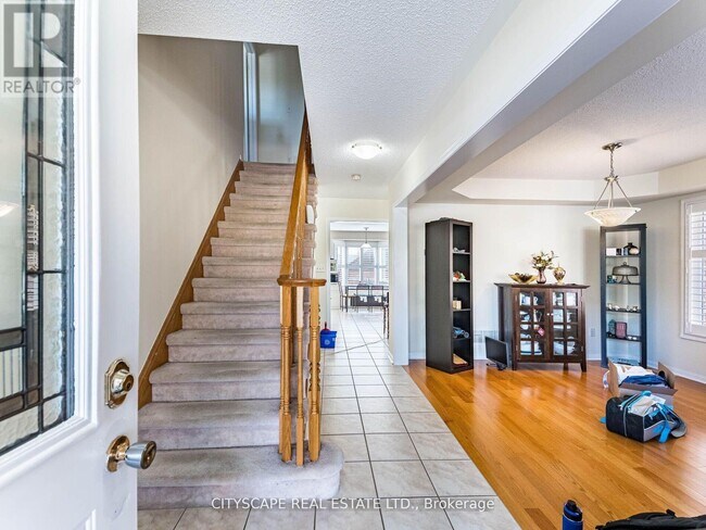 Photo du bâtiment - 1266 Clark Blvd