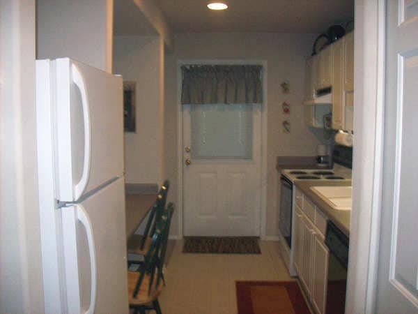Building Photo - Lower Level SunriverCondominium Unit - Pow...