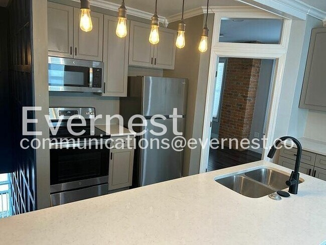 Foto del edificio - 112 Hanford St