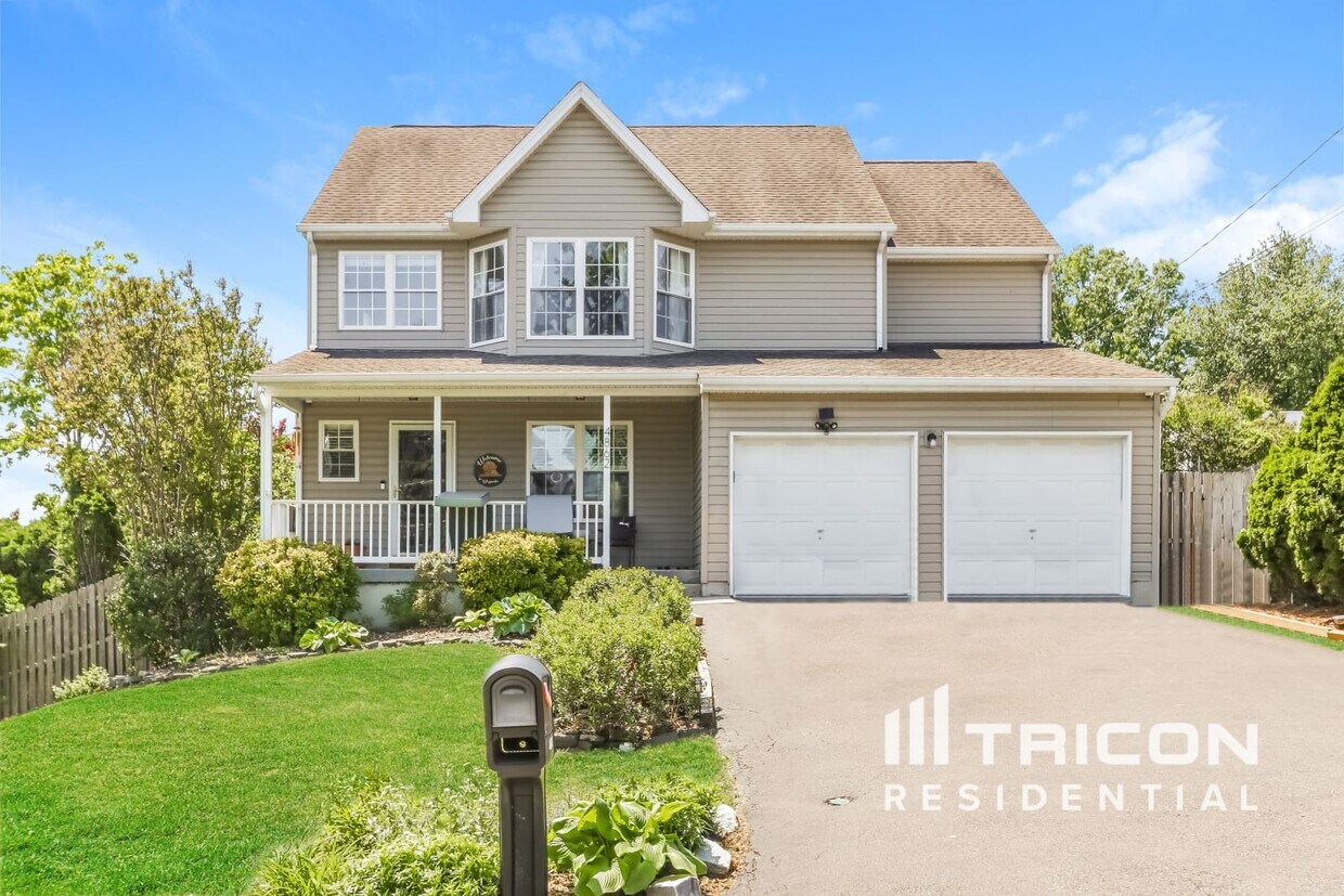 Foto principal - 4862 Somers Ave
