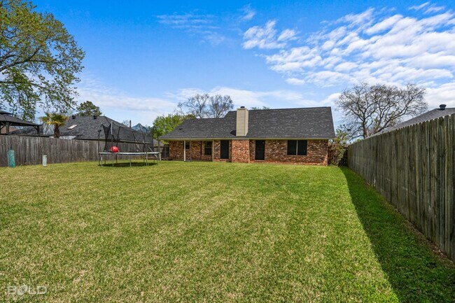 Foto del edificio - 501 Southwood Dr