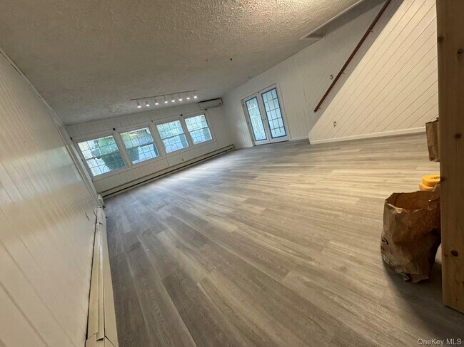 Foto del edificio - 6 Serpentine Ln