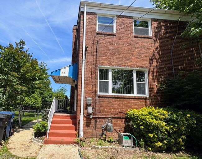 Photo - 22 Underwood Pl House