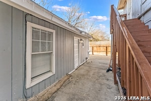 Building Photo - 827 W Rosewood Ave