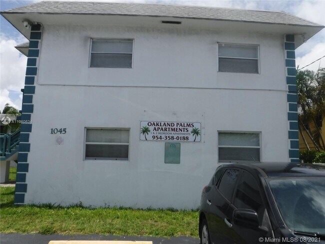 Building Photo - 1045 NE 39th Dr
